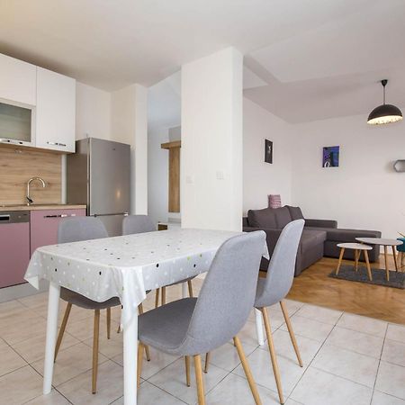 Apartman Sesna Bol Buitenkant foto