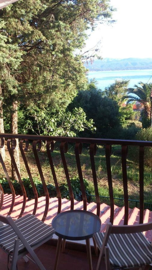 Apartman Sesna Bol Buitenkant foto