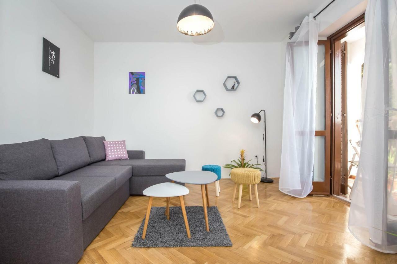 Apartman Sesna Bol Buitenkant foto