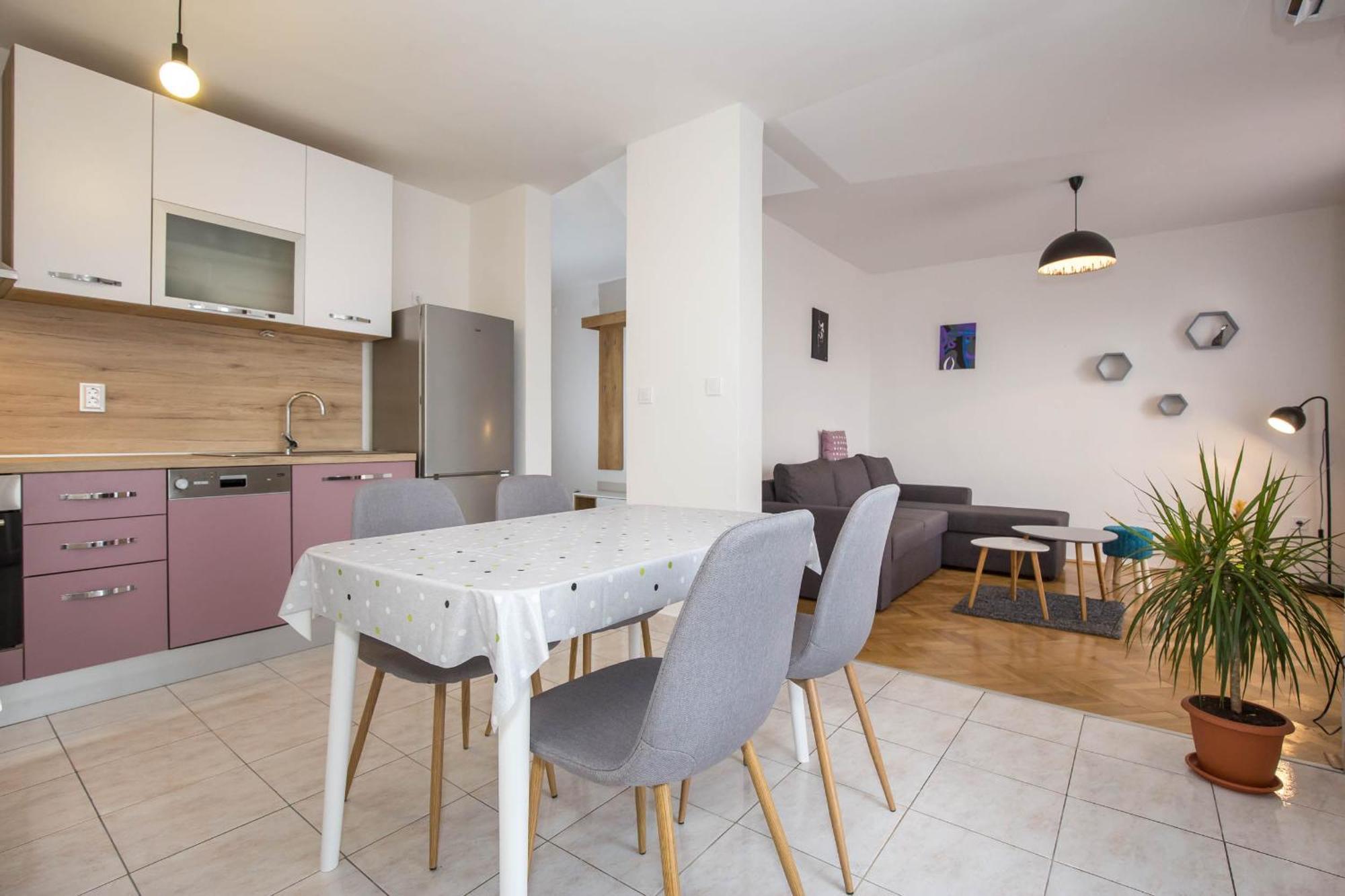 Apartman Sesna Bol Buitenkant foto